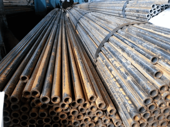 Труба бесшовная горячедеформированная 180х5